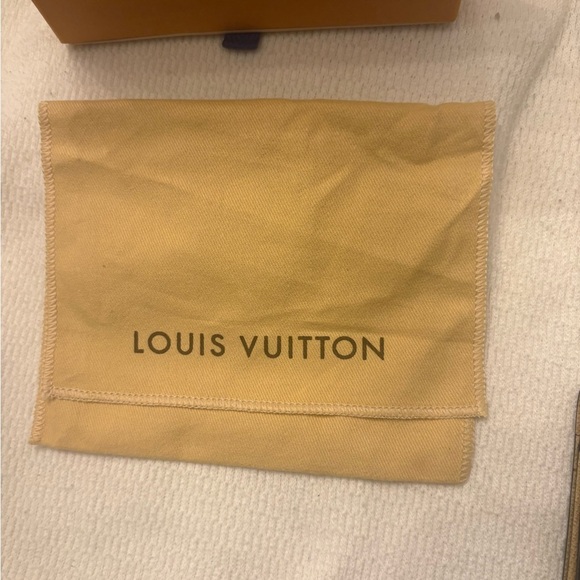 Louis Vuitton Limited Edition Gold Monogram Dentelle Ludlow Wallet - Authentic - Picture 14 of 15